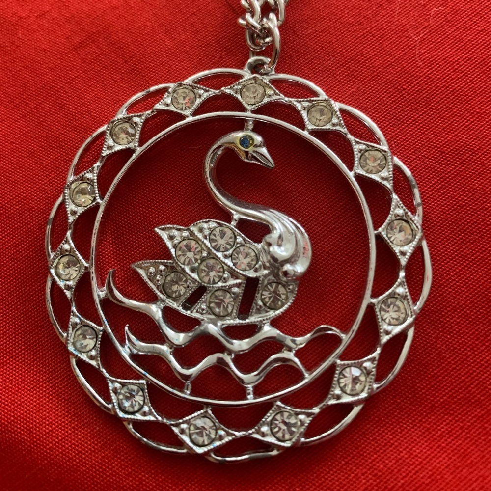 Silver Swan pendant